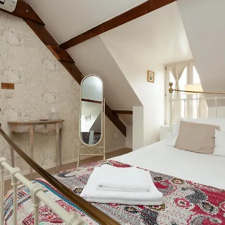Boutique The Townhouse فندق مبيت وإفطار بروج