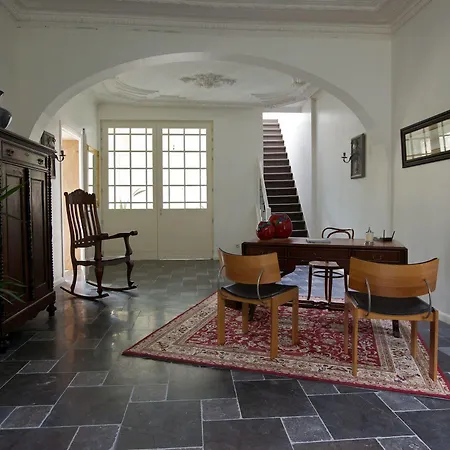 Boutique The Townhouse فندق مبيت وإفطار بروج