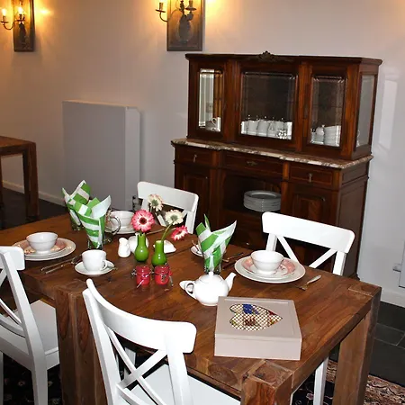 Boutique The Townhouse فندق مبيت وإفطار بروج
